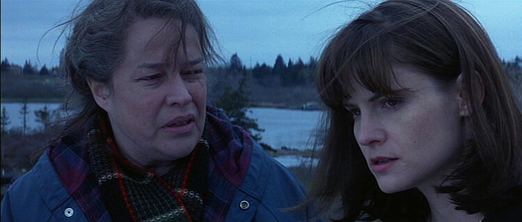 Dolores-Claiborne-Kathy-Bates-Jennifer-Jason-Leigh-if-you-want-to-know-somebody's-life-you-look-at-their-hands