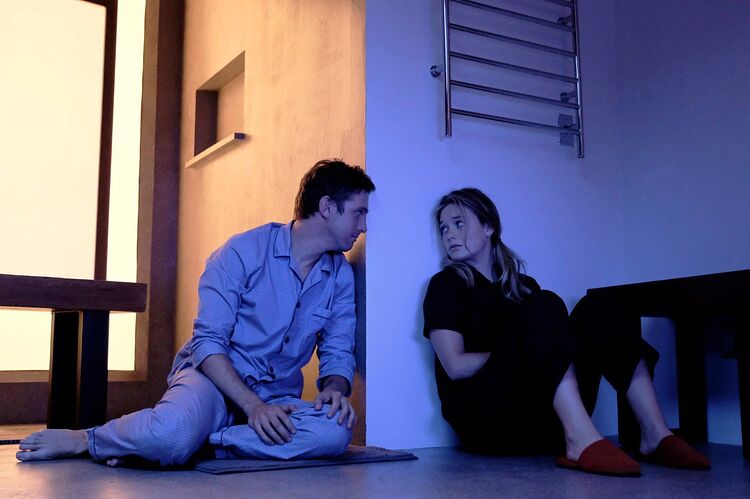 Promotional_Image_1x03_Chapter_3_(7)