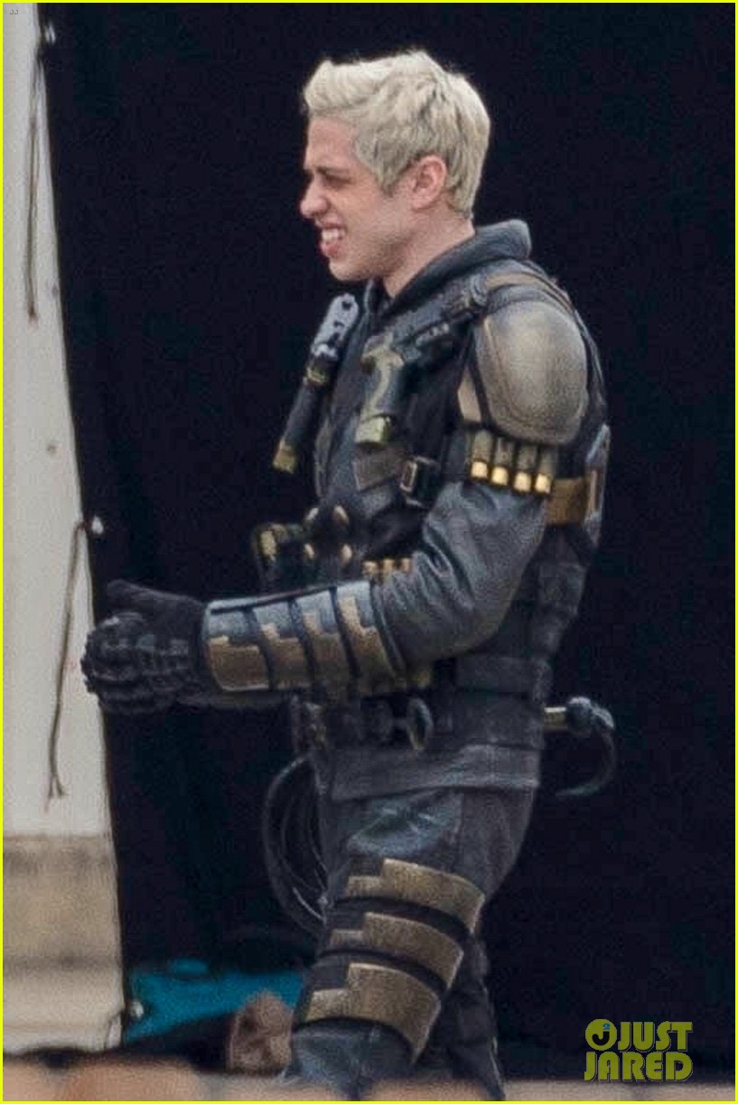 the-suicide-squad-cast-set-photos-04